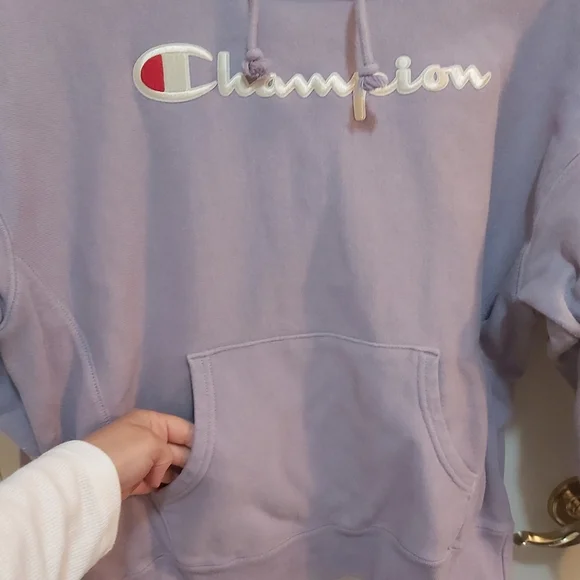 Champion light purple hoodie, size small (S) - Picture 5 of 7
